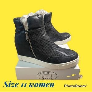 Steve Madden| women| size 11| wedge bootie
